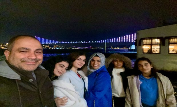 Mutlu Yıllar Dilerim.